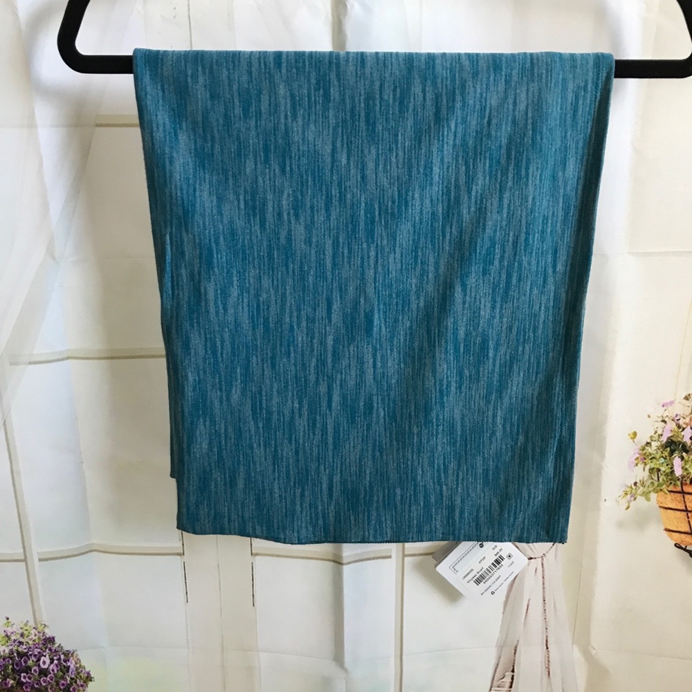 NWT HTOF LULULEMON VINYASA SCARF TOFINO TEAL - Picture 6 of 8